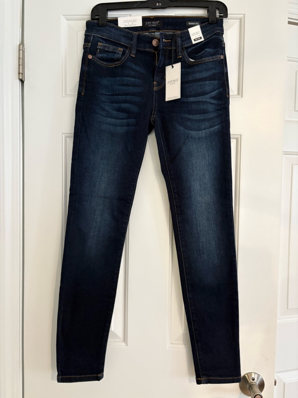 NWT Judy Blue Women's Dark Blue Skinny Fit Mid Rise size 27